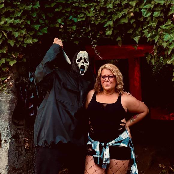 Meet your Posher, Chelsey - Picture 1 of 1